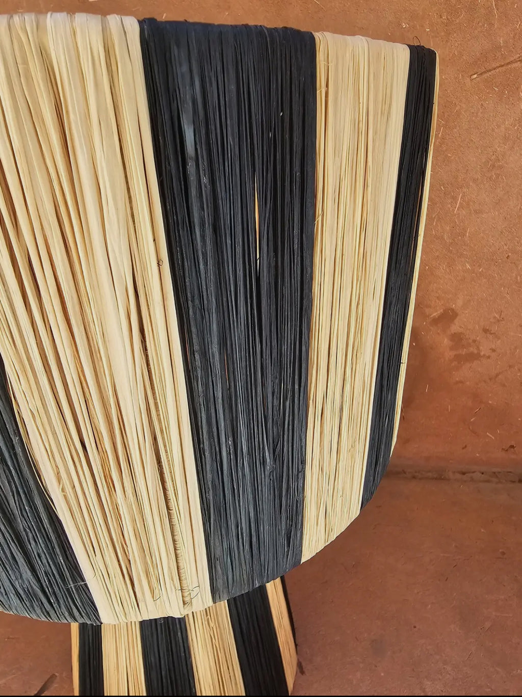 Lampe de table en raphia